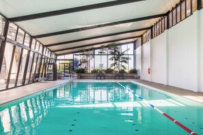 Piscina coperta, piscina all'aperto