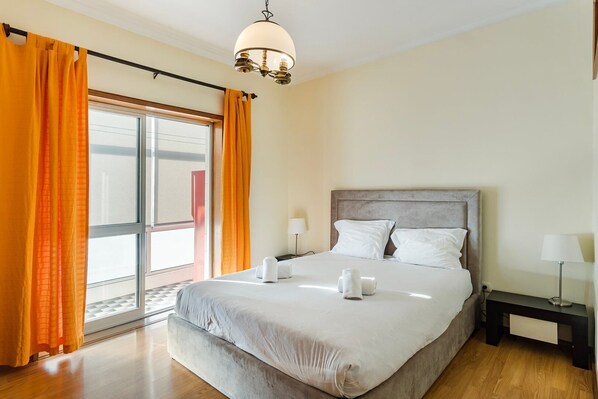 2 bedrooms, iron/ironing board, internet, bed sheets - GuestReady - Cozy Bonfim Retreat (Porto)