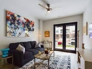 Smart TV - Venus - Odyssey - Heart of Midtown (Nashville)