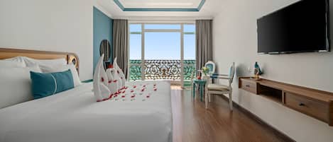 Suite Double Ocean View with Balcony | Minibar, in-room safe, soundproofing, free WiFi