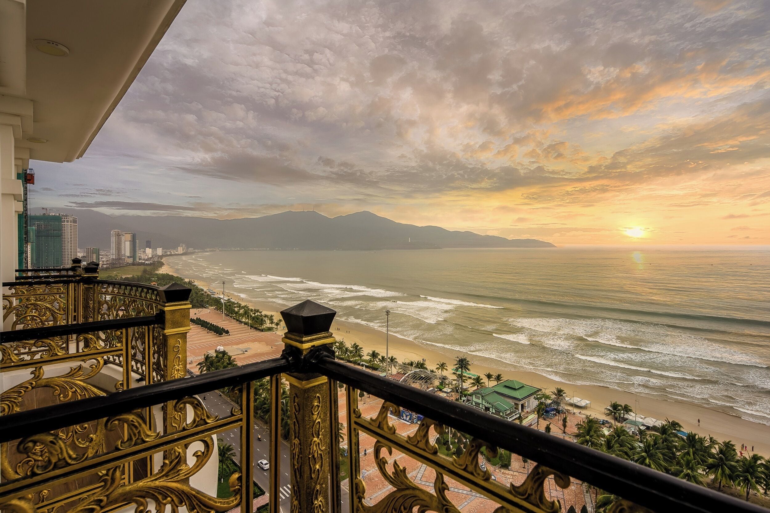 Suite Twin Ocean View with Balcony | ลานระเบียง/นอกชาน