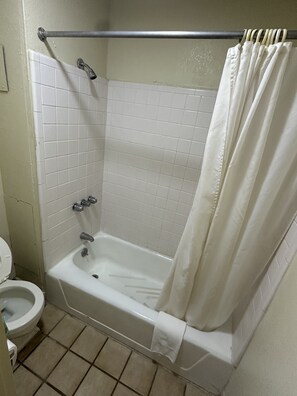 Basic Single Room | Bathroom - Best Inn (Pike Road)
