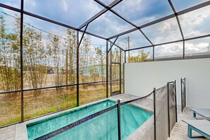 Pool - Stylish dog-friendly townhouse with private pool, lanai, central AC, & W/D (Davenport)