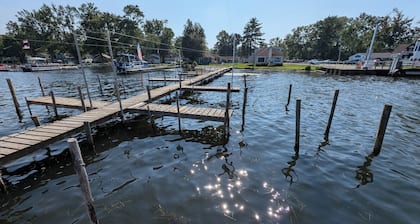 Cottage #7 - Lakefront Cozy Cottage with 1 bedroom in Charming Stow, NY