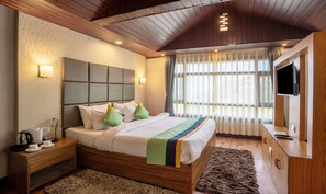 Premium Room | In-room safe, desk, soundproofing, iron/ironing board - Treebo Eeshan Rodhi Resort, Darjeeling (Darjeeling)