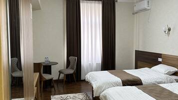 Basic Double or Twin Room | Living area | Heated floors