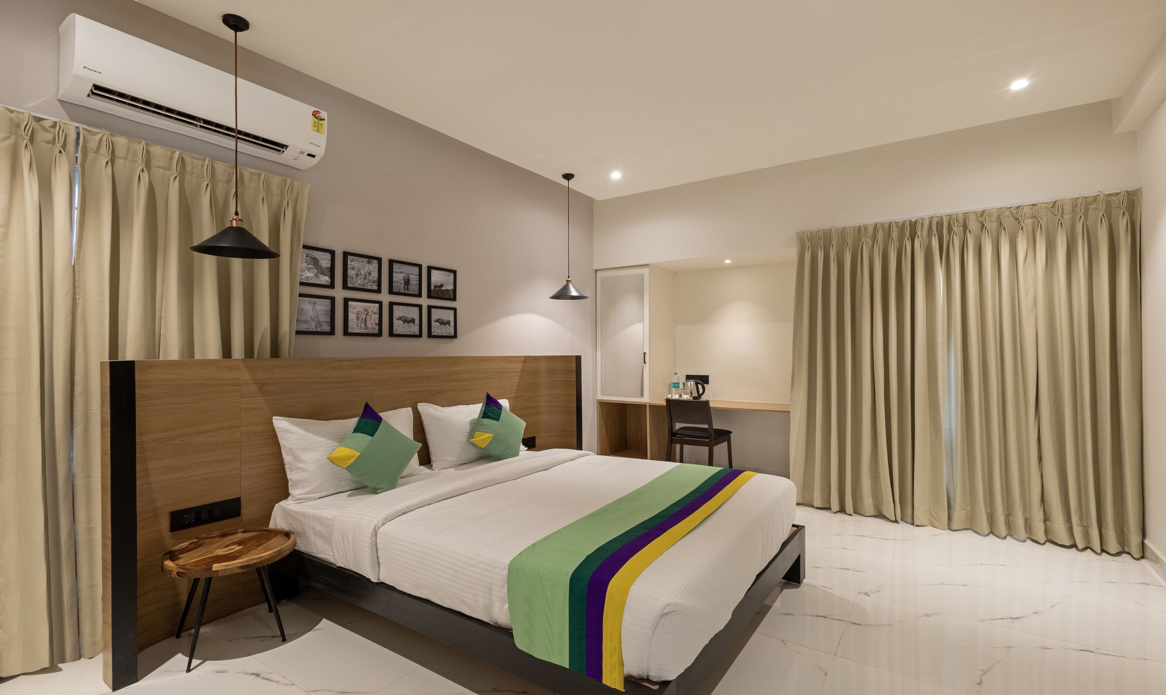 Deluxe Room | In-room safe, desk, free rollaway beds, free WiFi