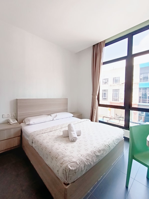 Grand Double Room | Iron/ironing board, free WiFi, bed sheets - Kozi Hotel - Bukit Indah (Johor Bahru)