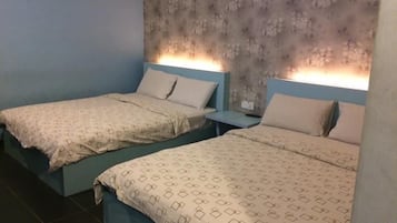 Quarto quádruplo família | Ferros/tábuas de passar roupa, Wi-Fi de cortesia, roupa de cama