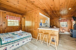 Bed sheets - Wannigan Point Cabin #5 (Taylors Falls)