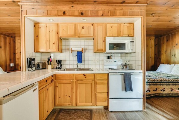 Private kitchen - Wannigan Point Cabin #5 (Taylors Falls)