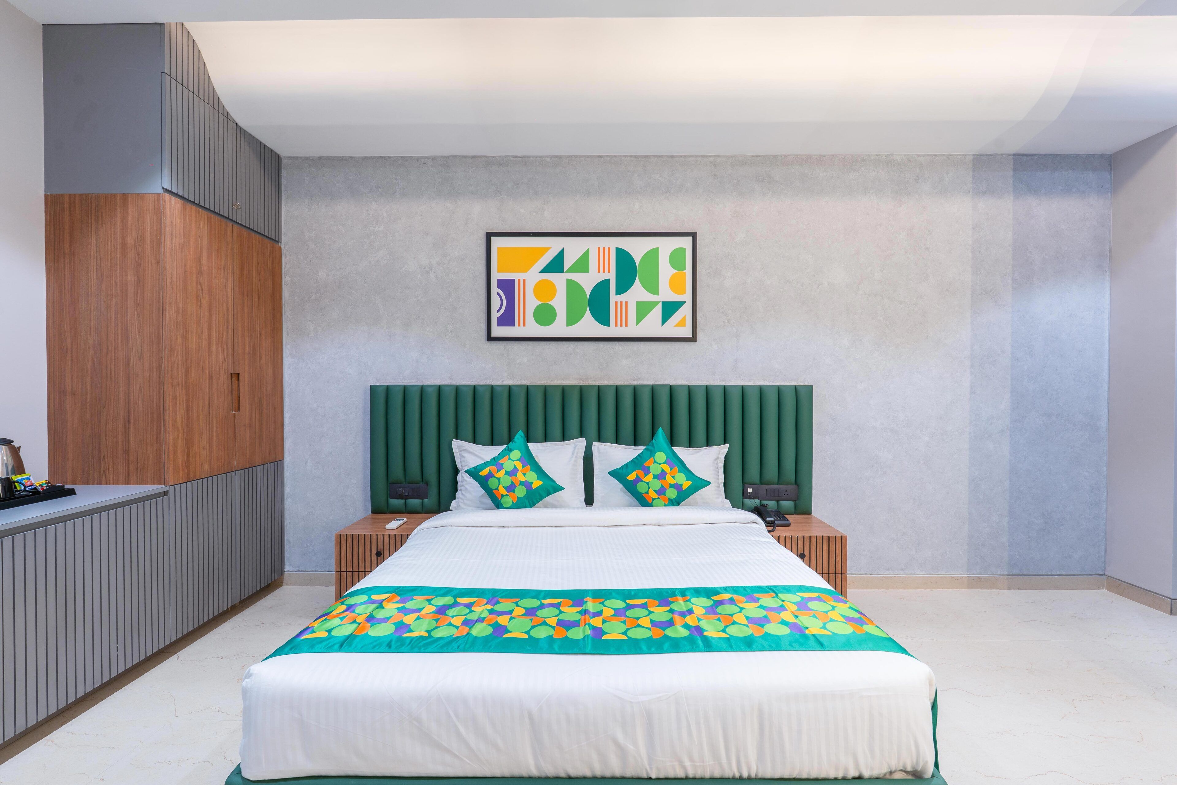 华丽客房 | 客房内保险箱、办公桌、熨斗/熨衣板、免费 WiFi