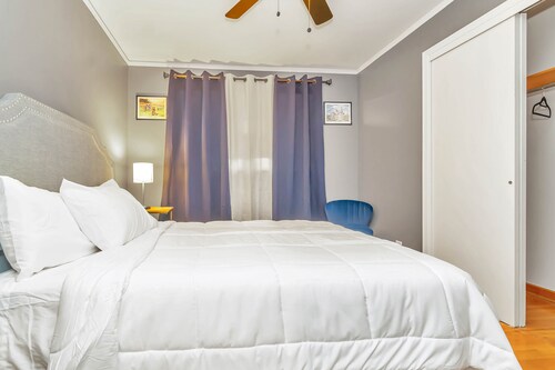 Madolyn Executive Retreat 30 + Day Stays Welcomed - 4 Beds - Covered Patio