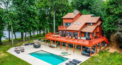 Waterfront Lakehouse-Peaceful Incredible Views. 6 bd/5 BR private side Lake Anna