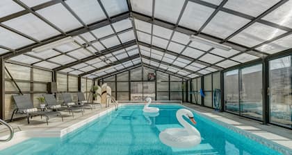 Urban Float - Private Heated Pool & HotTub & Firepit