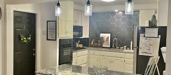 Charming, cozy 3-bedroom country home in beautiful Seguin, TX