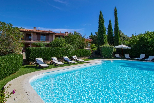 L'Eau, Plante, Ciel, Bâtiment, Piscine, Bleu Azur, Arbre, Plan D'Eau, Loisir, Paysage