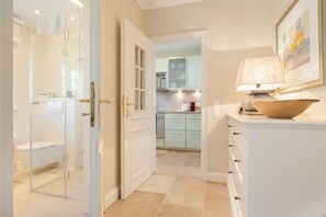 Hårføner, håndklær og såpe