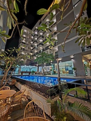 ฝ่ายต้อนรับ