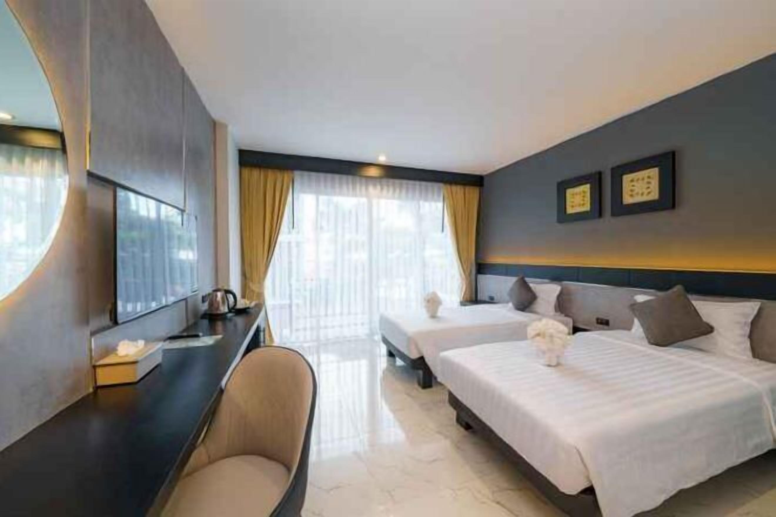 In-room safe, desk, blackout drapes, soundproofing