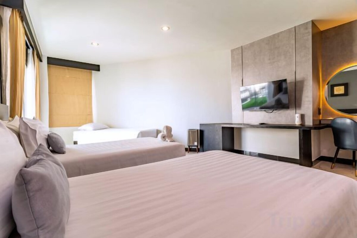 In-room safe, desk, blackout drapes, soundproofing