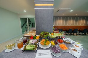 Restaurant - LHC HOTEL AND RESORT (Pattaya)