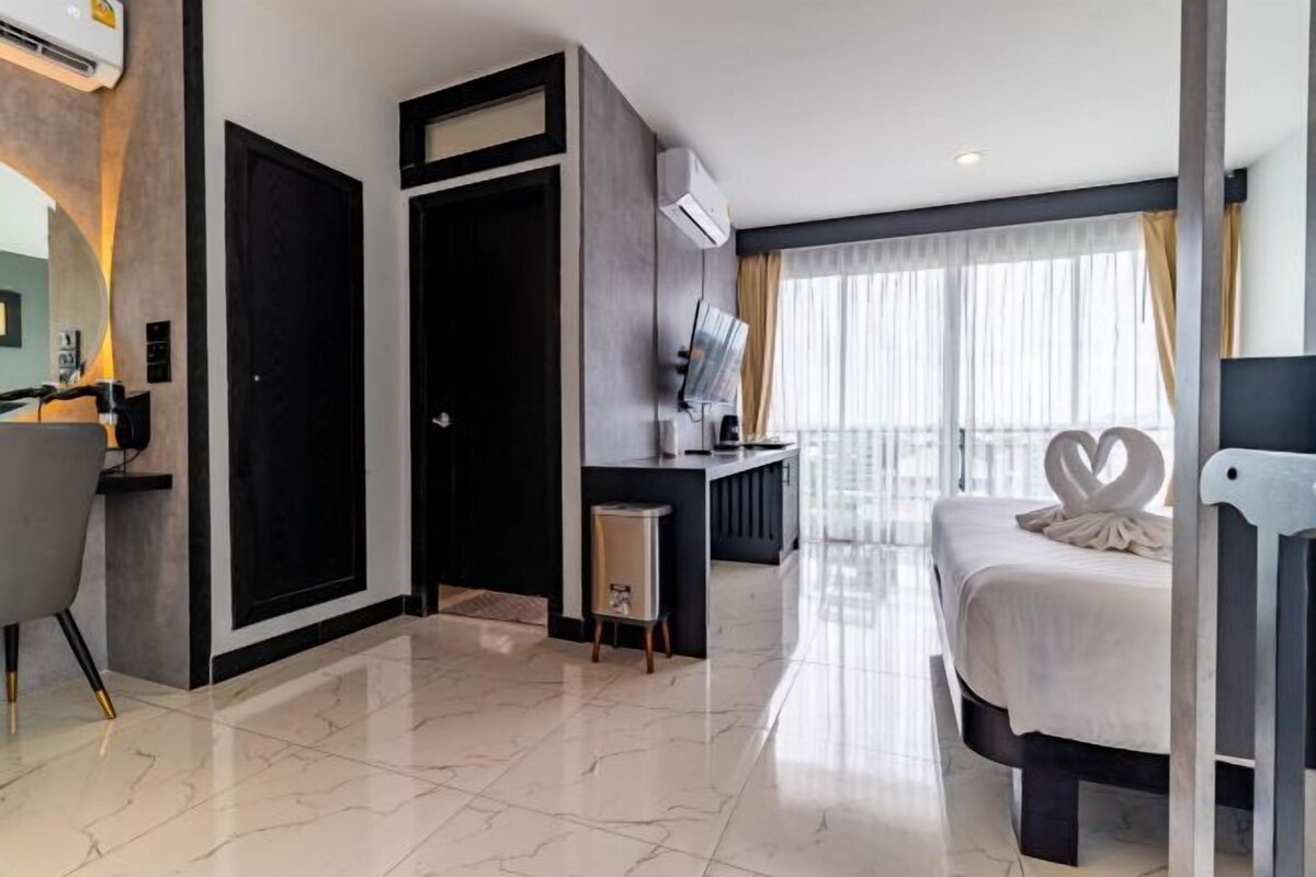 In-room safe, desk, blackout drapes, soundproofing