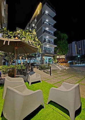 Reception - LHC HOTEL AND RESORT (Pattaya)