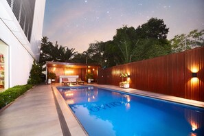 Kolam renang outdoor