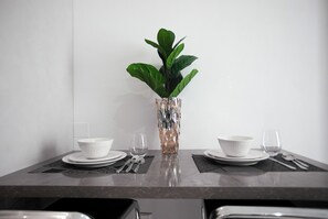 Estudio Deluxe | Servicio a la habitación
