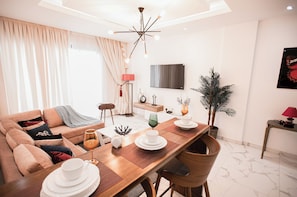 Appartement Standard, 1 chambre | Coin séjour | TV connectée