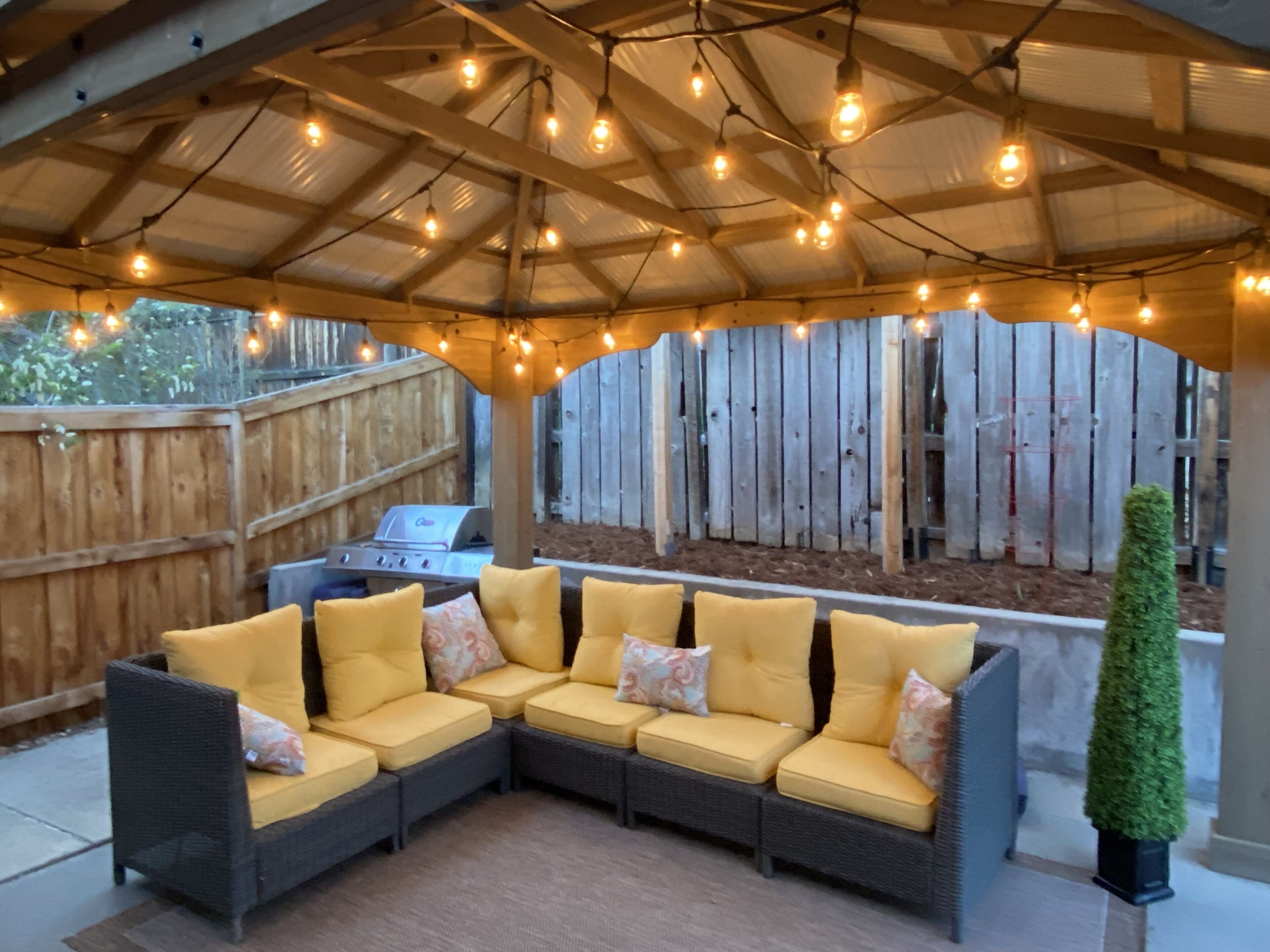 Cozy Home near Central Longmont with gym 