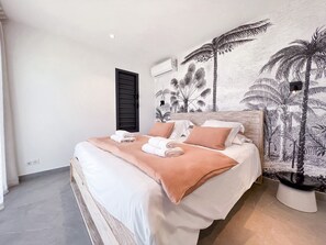 4 bedrooms, in-room safe, iron/ironing board, free WiFi