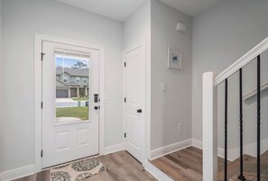 Interior - Summer by the Sound- 8 min. to Beach! (Navarre)