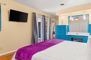 3 bedrooms, iron/ironing board, travel cot, free WiFi