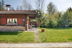 Exterior - Holiday home 'Grashäusl' with mountain views and private terrace (Grainau)