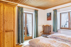 1 bedroom, free WiFi, bed sheets