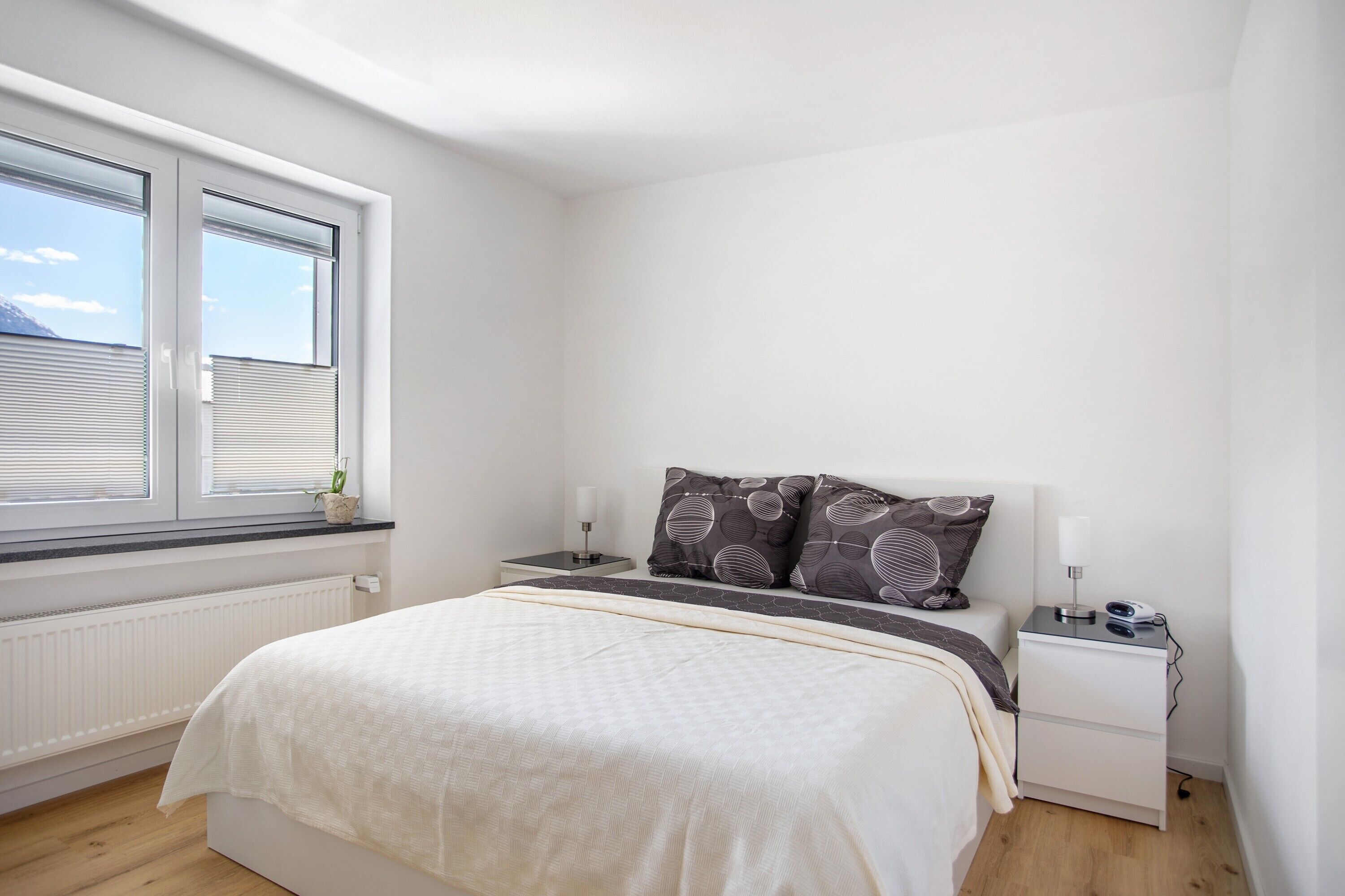 2 室のベッドルーム、WiFi (無料)、ベッドシーツ