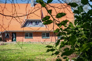 Exterior - Apartment "Heimathafen" with Private Terrace (Osterbruch)