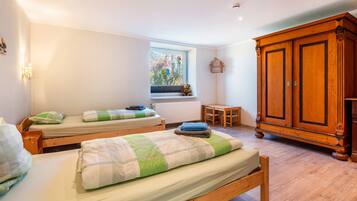 4 habitaciones y ropa de cama