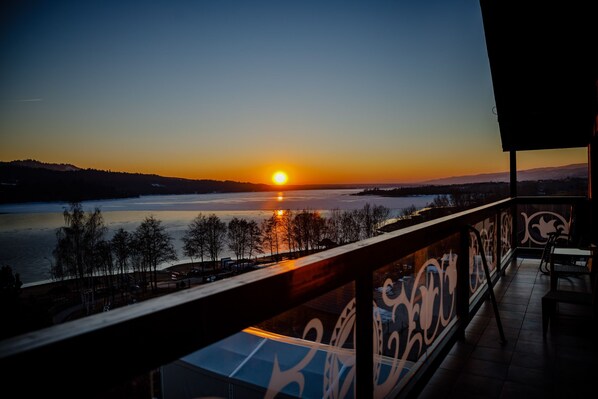 Exclusive Apartment, 2 Bedrooms, Lake View | Terrace/patio - Apartament 33 Czorsztyn (Czorsztyn)