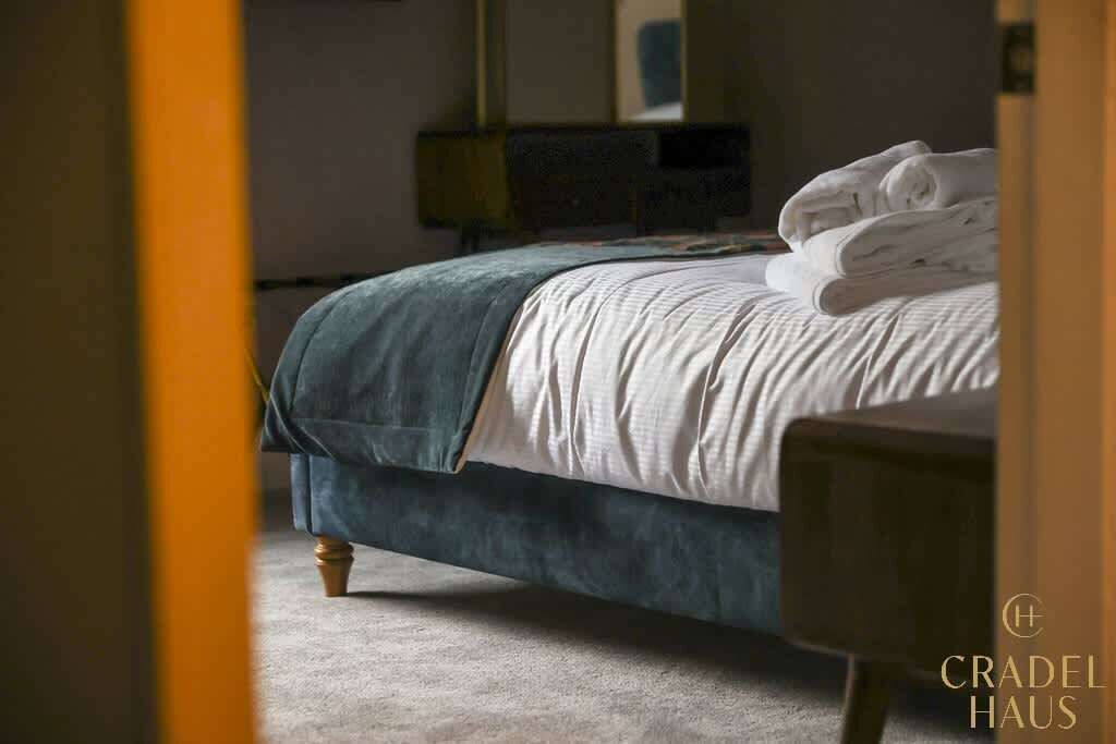 1 bedroom, iron/ironing board, travel crib, WiFi