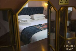 1 bedroom, iron/ironing board, travel cot, WiFi