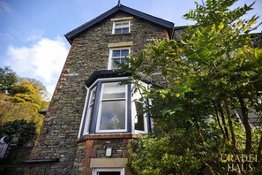 Exterior - Luxury Studio for Couples | Pet-Friendly & Parking (Bowness-on-Windermere)