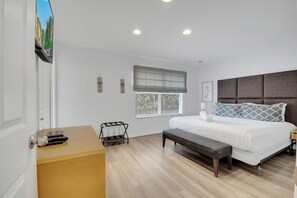3 habitaciones, tabla de planchar con plancha, wifi y ropa de cama 