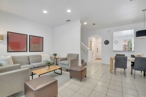 Interior - Cozy 3BR Townhome Near Disney at Regal Oaks Resort (Kissimmee)