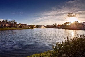 3 室のベッドルーム、アイロン / アイロン台、WiFi、ベッドシーツ