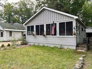 Exterior - Adorable Cottage with Higgins Lake Access (Roscommon)