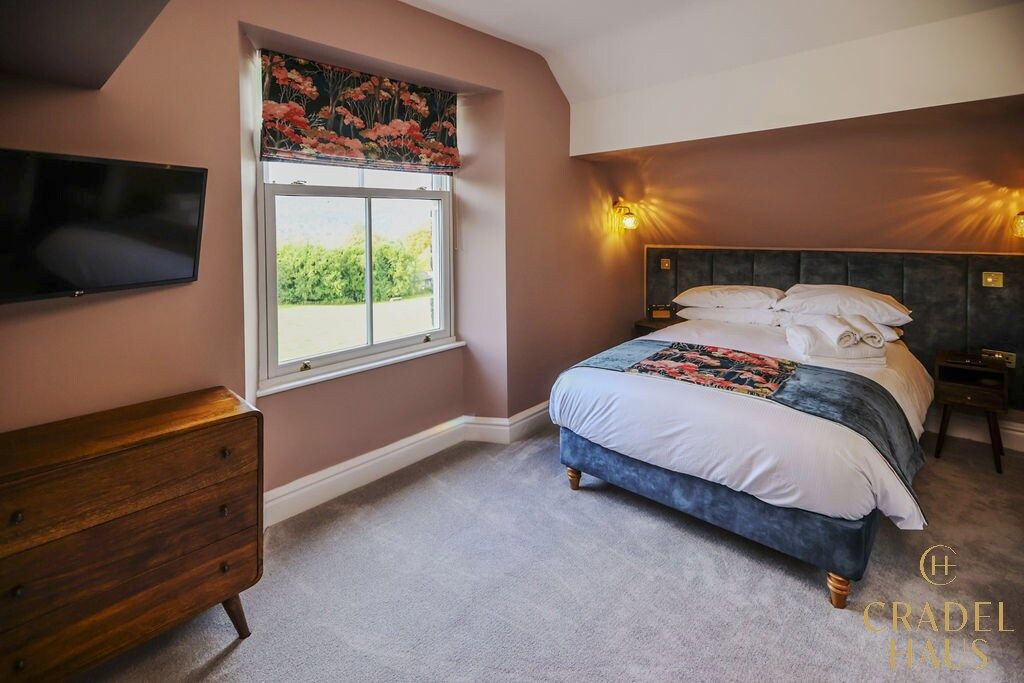 3 bedrooms, iron/ironing board, travel crib, WiFi