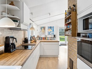 Frigorifero, microonde, forno, lavastoviglie